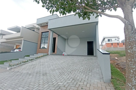 Casa à venda com 3 suítes no condomínio Vita Verdi, Valinhos - SP