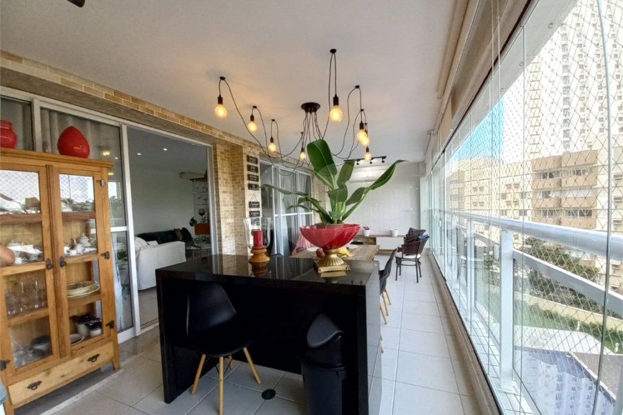 Apartamento à venda ou para alugar com 3 suítes em Enseada, Guarujá, SP