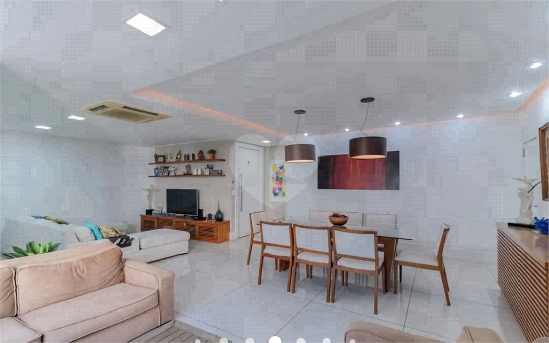 Apartamento à venda com 4 quartos, sendo 1 suíte,  em Copacabana, Rio de Janeiro, RJ