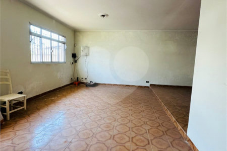 Casa à venda com 4 quartos, sendo 2 suítes,  em Vila Galvão, Guarulhos, SP