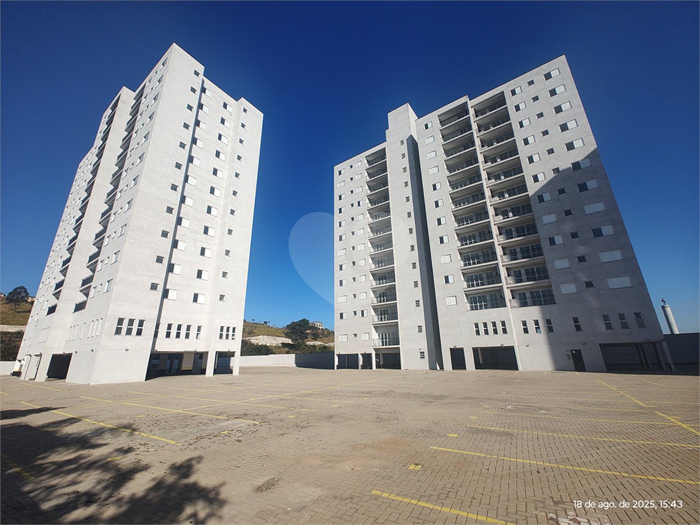 Apartamento para alugar com 3 quartos, sendo 1 suíte,  em Jardim das Palmeiras, Atibaia, SP