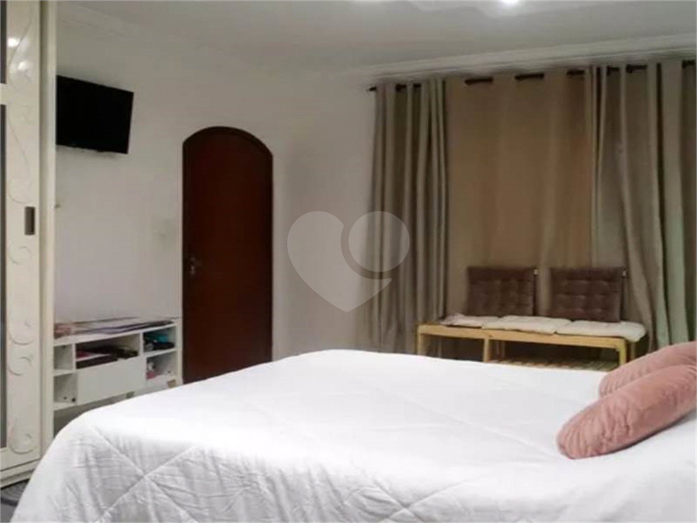 Sobrado à venda com 3 quartos, sendo 1 suíte, em Vila Nova Cachoeirinha, São Paulo, SP