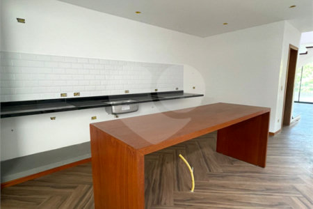 Casa à venda com 3 quartos, sendo 1 suíte, em Jardim Tapajós, Atibaia, SP