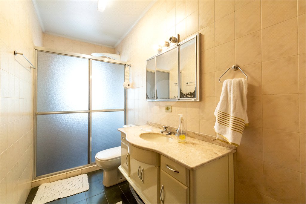 Casa à venda com 4 quartos, sendo 2 suítes, em Campo Belo, São Paulo, SP