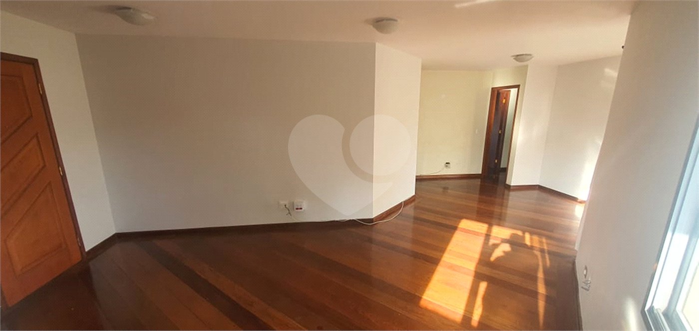 Apartamento à venda com 3 quartos, sendo 1 suíte, em Vila Paulicéia, São Paulo, SP