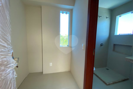 Casa à venda com 4 quartos, sendo 3 suítes, em Orla Norte, Porto Seguro, BA