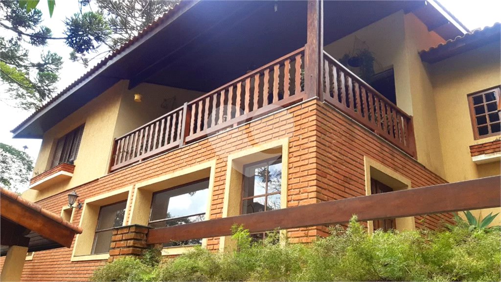 Casa à venda com 3 quartos, sendo 1 suíte, no condomínio Jardim da Monntanha II, Mairiporã - SP