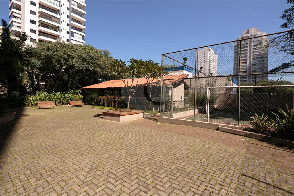 Apartamento à venda com 4 quartos, sendo 1 suíte, em Alto da Boa Vista, São Paulo, SP