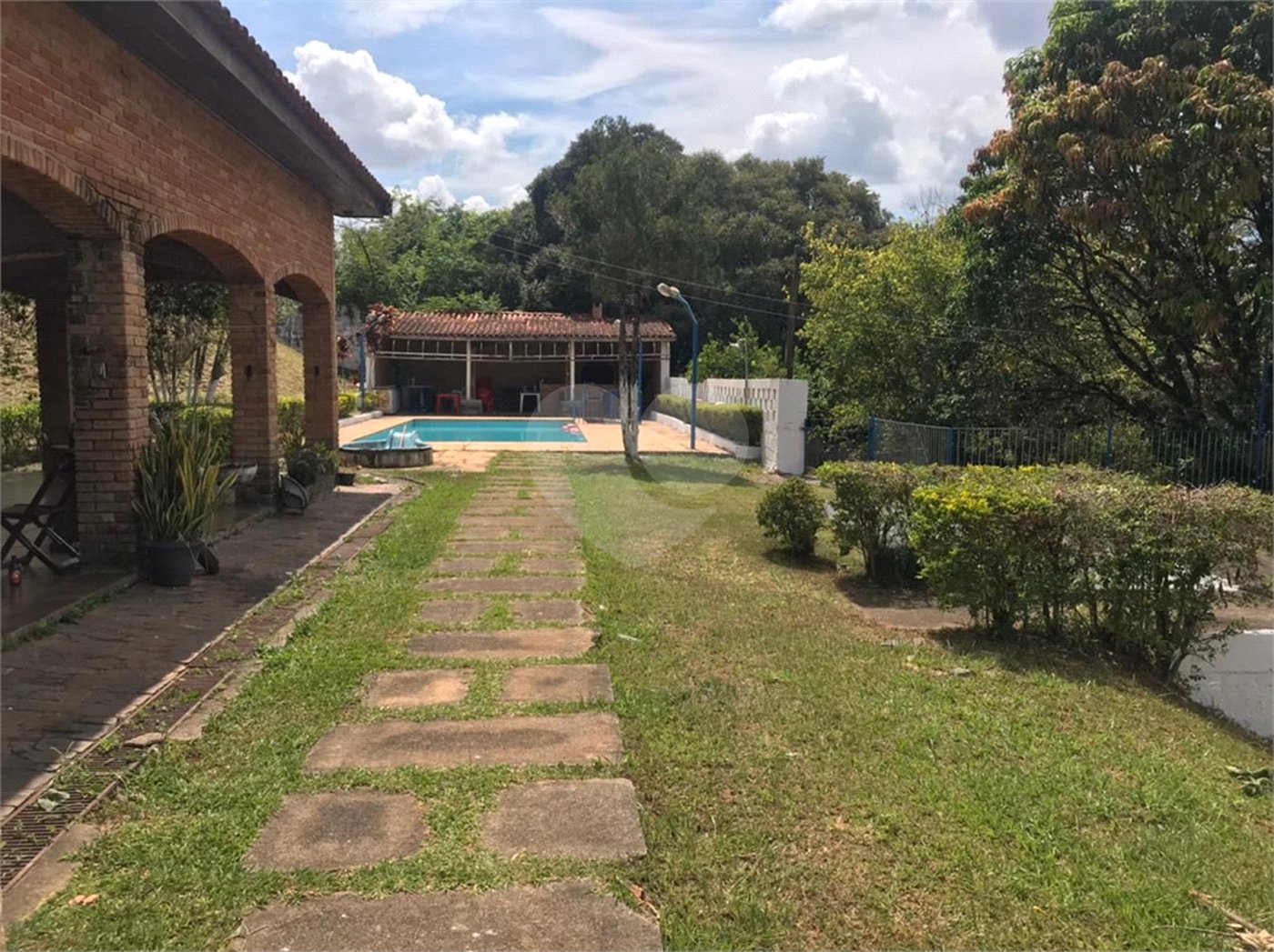 Casa à venda ou para alugar com 4 quartos, sendo 1 suíte, em Chácaras Leão, Votorantim, SP