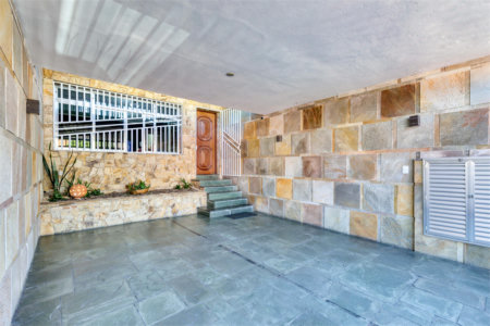 Casa à venda com 3 quartos, sendo 1 suíte, em Vila Arriete, São Paulo, SP