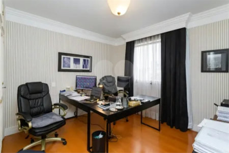 Apartamento à venda com 4 quartos, sendo 3 suítes, em Itaim Bibi, São Paulo, SP