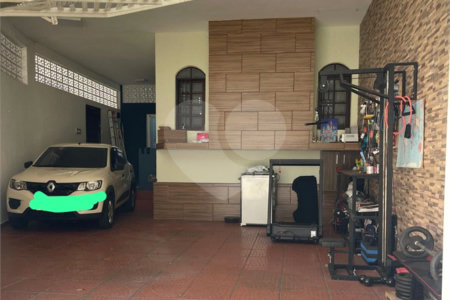Sobrado à venda com 4 quartos, sendo 1 suíte,  em Jardim Las Vegas, Santo André, SP
