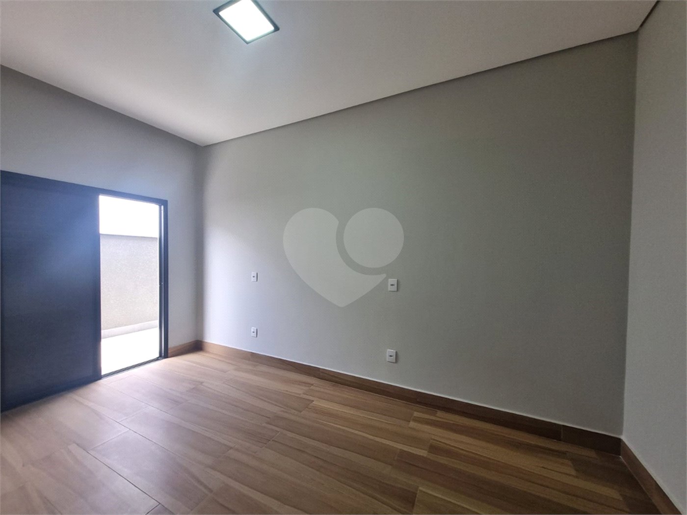 Casa à venda com 3 quartos, sendo 1 suíte,  no condomínio Reserva Ipanema I, Sorocaba - SP