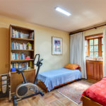 Casa à venda com 4 quartos, sendo 2 suítes, em Jardim Cordeiro, São Paulo, SP