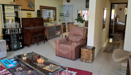 Sobrado à venda com 4 quartos, sendo 2 suítes,  em Jardim Modelo, Suzano, SP