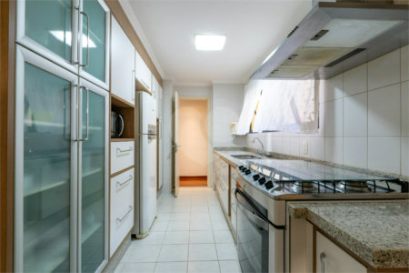 Apartamento à venda com 3 suítes em Vila Suzana, São Paulo, SP
