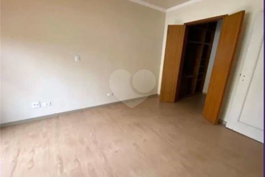 Sobrado à venda ou para alugar com 5 quartos, sendo 3 suítes, em Santana, São Paulo, SP