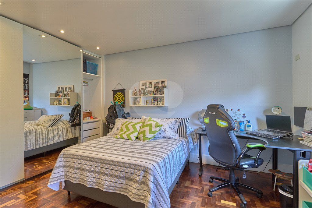 Casa à venda com 4 quartos, sendo 2 suítes, em Brooklin, São Paulo, SP