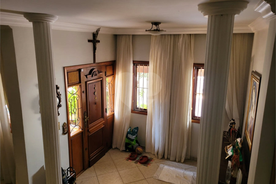 Sobrado à venda com 4 quartos, sendo 3 suítes, em Horto, São Paulo, SP