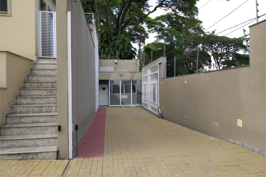 Casa, 4 quartos, 4 suítes, 6 vagas, à venda, no Barro Branco, em São Paulo.