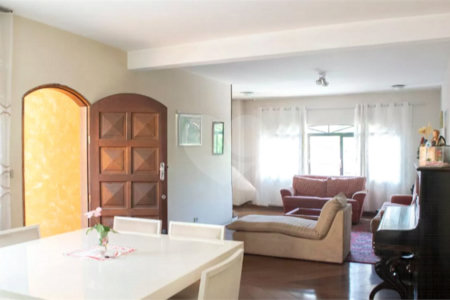 Casa de Vila à venda com 3 suítes em Santana, São Paulo, SP