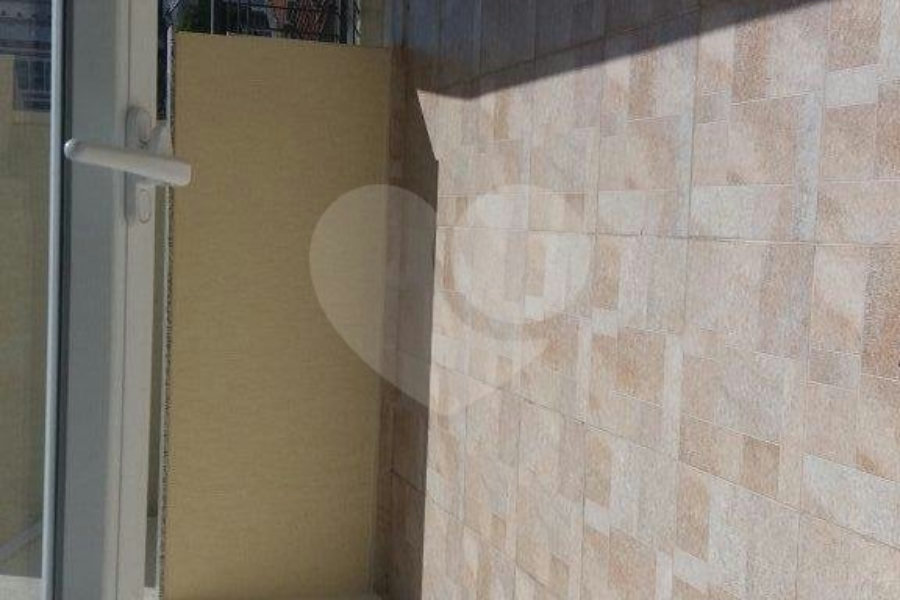 Sobrado à venda com 3 suítes em Vila Romero, São Paulo, SP