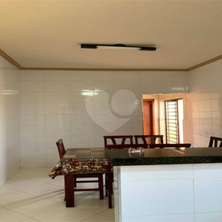 Casa à venda com 4 quartos, sendo 1 suíte, em Jardim Cruzeiro do Sul, São Carlos, SP