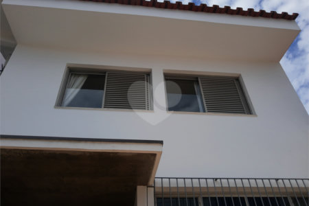 Casa de Vila à venda com 3 quartos, sendo 1 suíte,  em Indianópolis, São Paulo, SP
