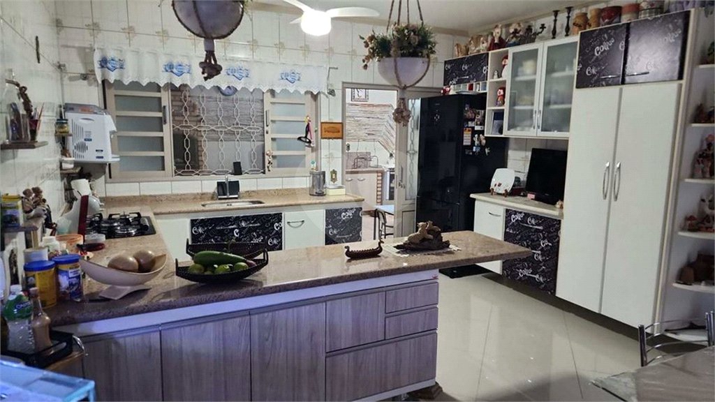 Casa térrea no Jardim Hikare