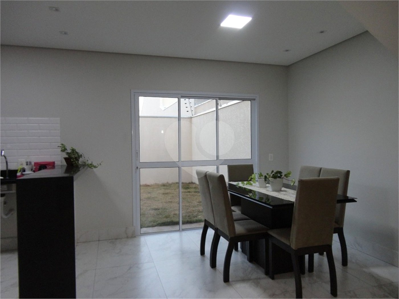 Casa à venda com 3 quartos, sendo 1 suíte,  em Jardim Residencial Nova Veneza, Indaiatuba, SP