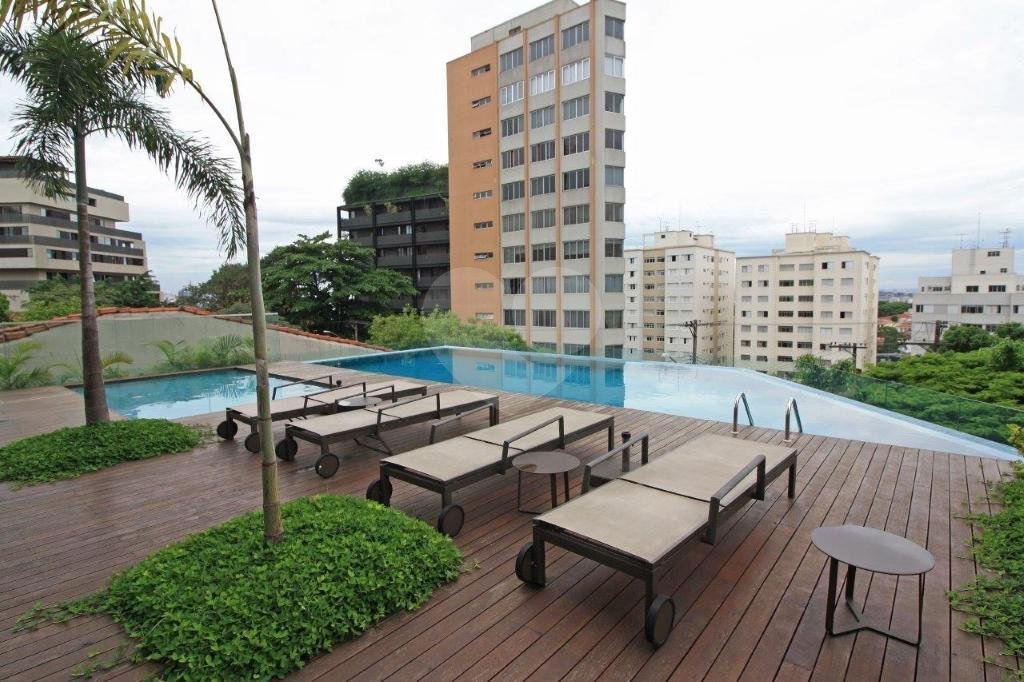 Cobertura à venda com 3 suítes em Sumarezinho, São Paulo, SP