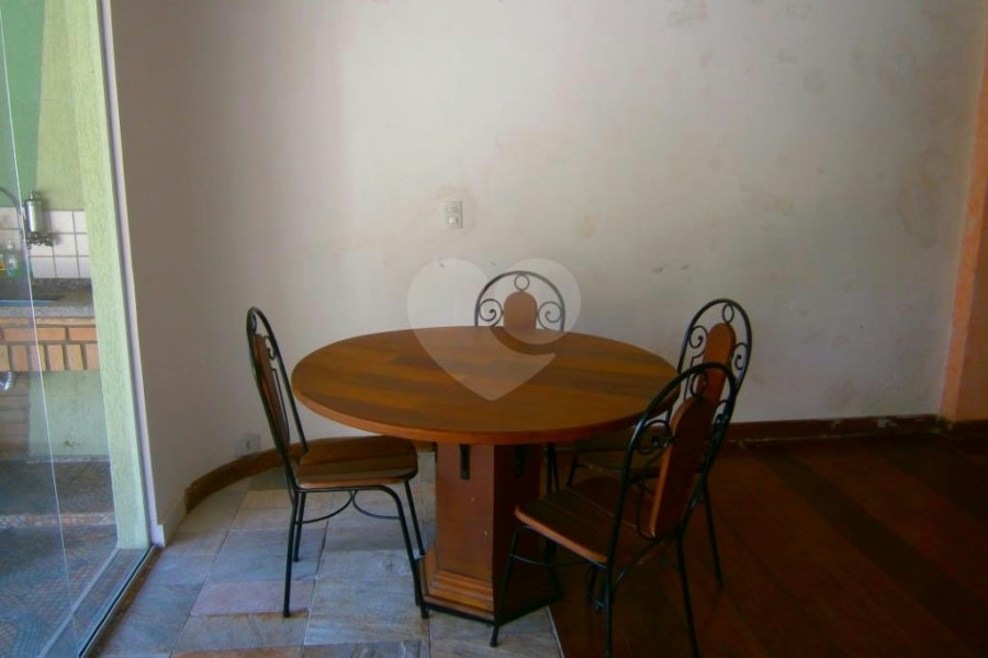 Casa à venda com 4 quartos, sendo 1 suíte, em Horto, São Paulo, SP
