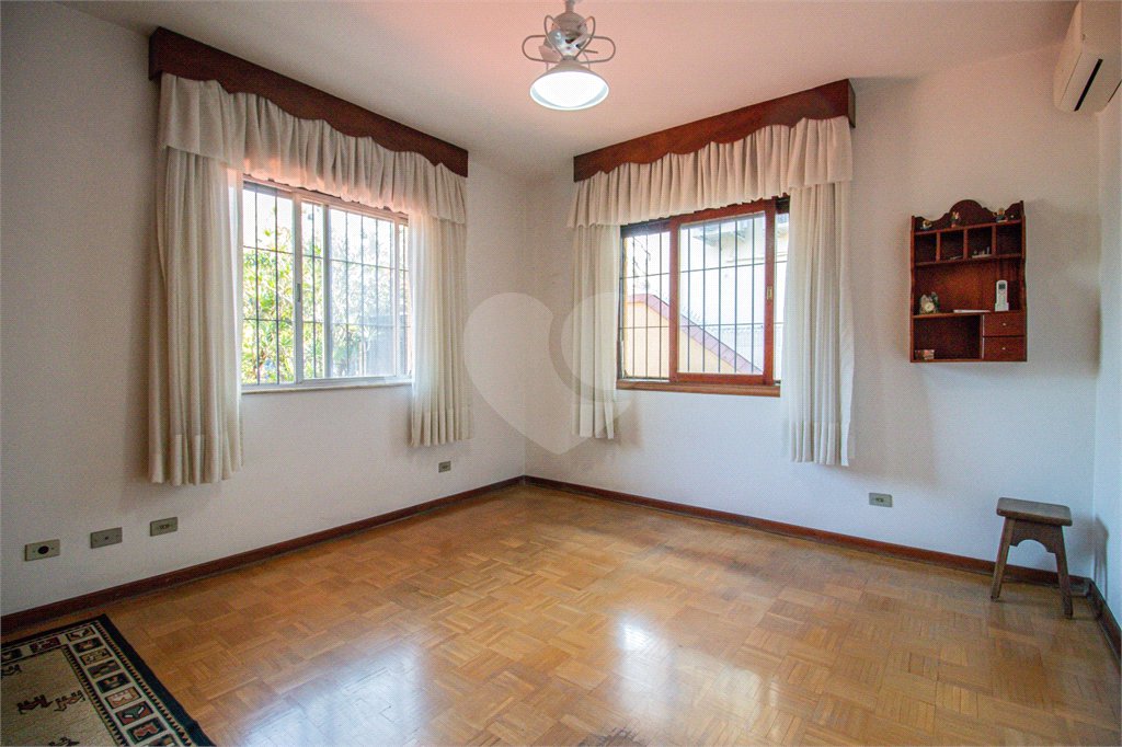 Sobrado à venda com 3 quartos, sendo 1 suíte,  em Brooklin Velho, São Paulo, SP