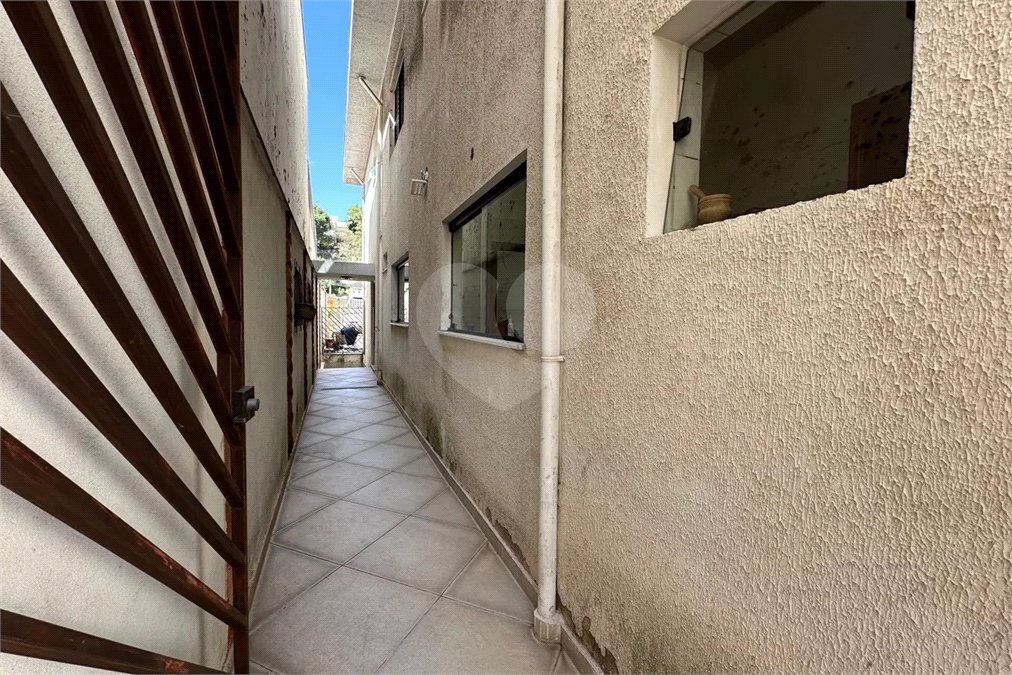 Sobrado à venda com 4 quartos, sendo 2 suítes, em Vila Ipojuca, São Paulo, SP