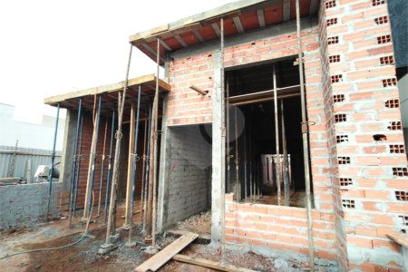 Casa à venda com 3 quartos, sendo 1 suíte, no condomínio Lago dos Ipês, Itapetininga - SP