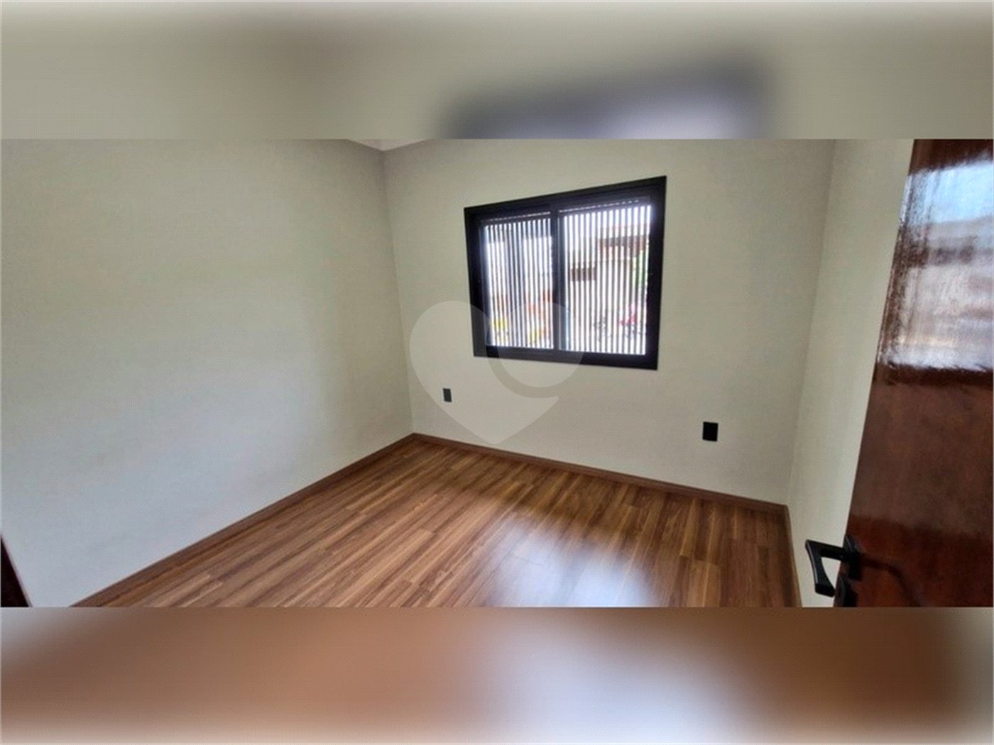 Casa à venda com 3 quartos, sendo 1 suíte, no condomínio Horto Florestal Villagio, Sorocaba - SP