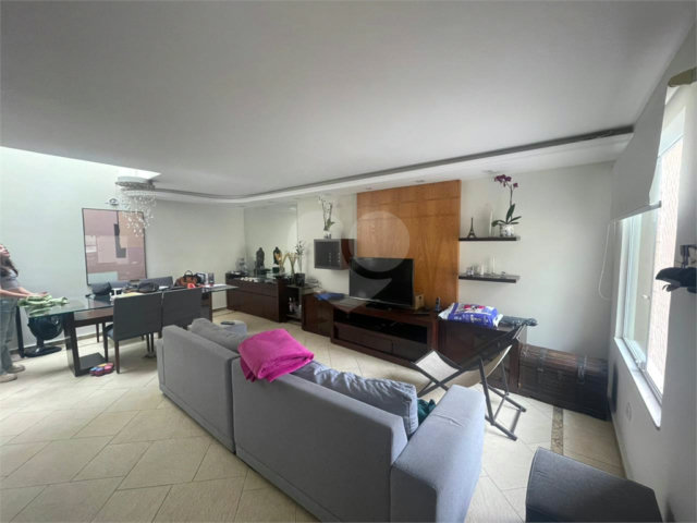 Casa à venda com 4 quartos, sendo 2 suítes,  em Santana, São Paulo, SP