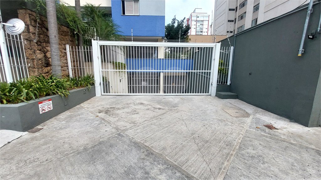 Apartamento à venda com 3 quartos, sendo 1 suíte, em Vila Olímpia, São Paulo, SP