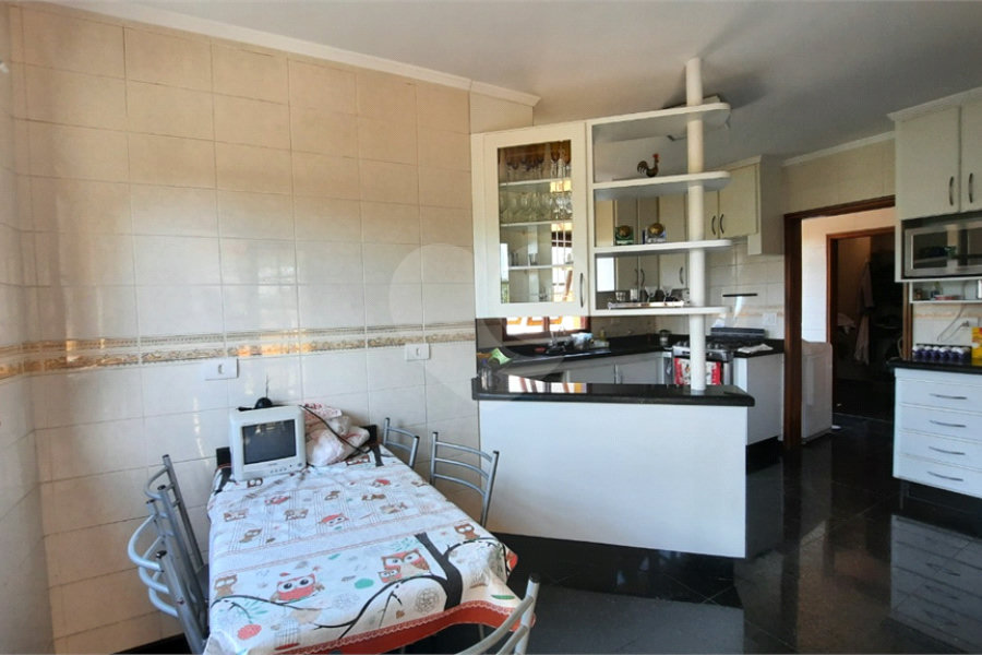 Sobrado à venda com 4 quartos, sendo 1 suíte, em Barro Branco (zona Norte), São Paulo, SP
