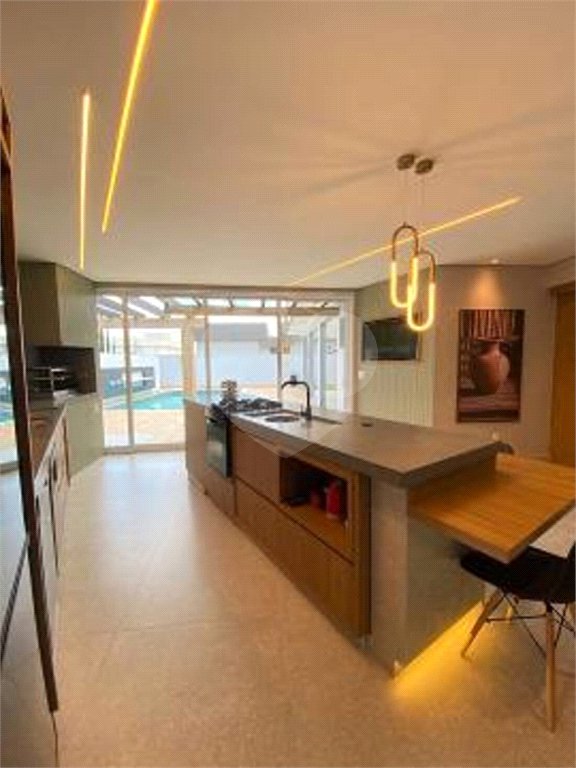 Casa à venda com 4 suítes no condomínio Jardim dos Lagos, Indaiatuba - SP