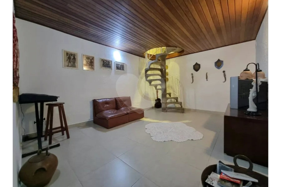Casa Térrea à venda com 3 quartos, sendo 2 suítes, em Horto Florestal, São Paulo, SP