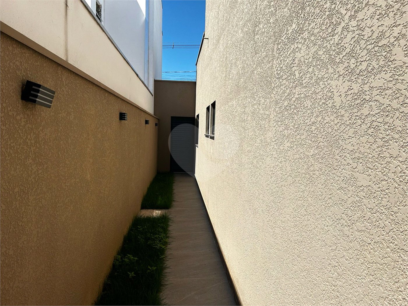 Casa à venda com 2 quartos, sendo 1 suíte,  no condomínio Residencial Marina, Itapetininga - SP