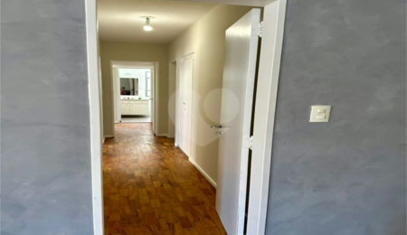 Apartamento à venda com 3 quartos, sendo 1 suíte,  em Itaim Bibi, São Paulo, SP