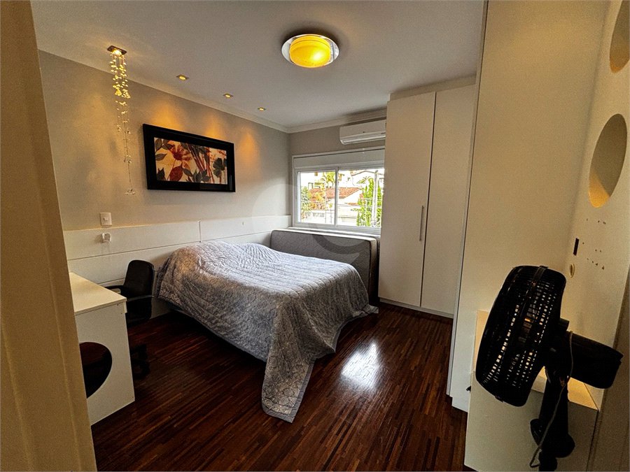 Casa à venda com 4 quartos, sendo 3 suítes,  em Vila Oliveira, Mogi das Cruzes, SP