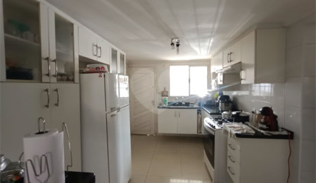 Casa à venda com 4 quartos, sendo 1 suíte,  em Jardim Armênia, Mogi das Cruzes, SP
