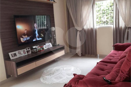 Casa à venda com 8 quartos, sendo 2 suítes,  em Jardim Estância Brasil, Atibaia, SP