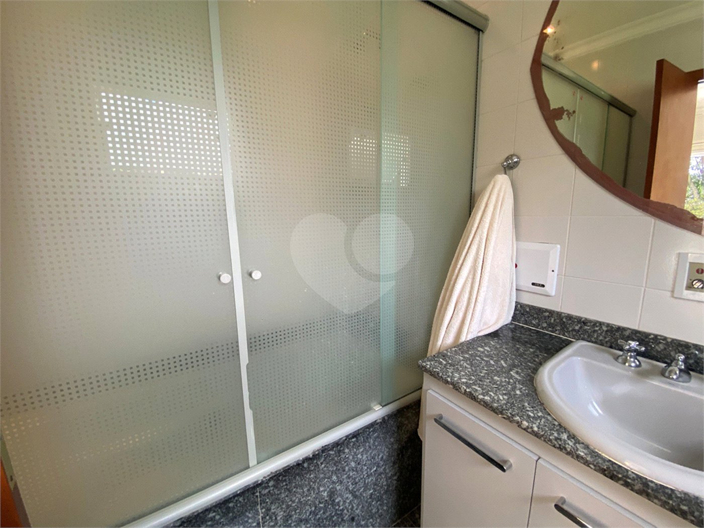 Sobrado à venda com 4 quartos, sendo 1 suíte, em Horto, São Paulo, SP