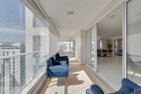 Apartamento à venda com 4 suítes em Campo Belo, São Paulo, SP
