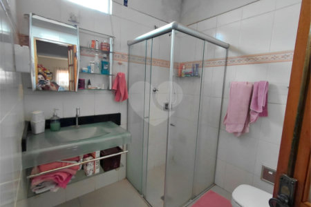 Sobrado à venda com 4 quartos, sendo 1 suíte,  em Parque dos Lagos, Ribeirão Preto, SP