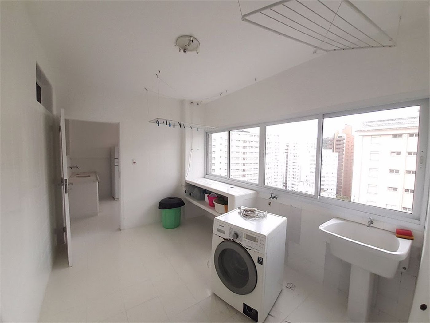 Apartamento Residencial à venda, Pitangueiras, Guarujá - AP0163.